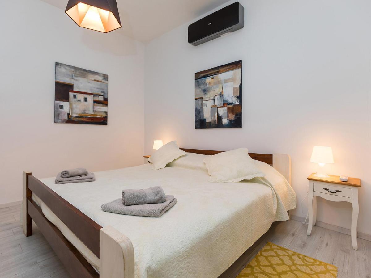 Design Apartment Novigrad  Exterior photo